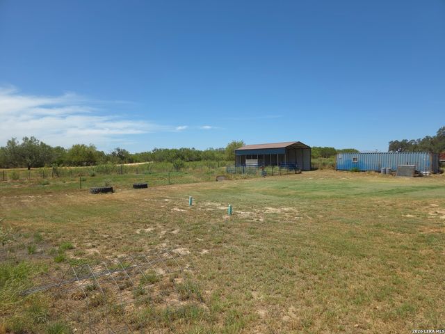 700 AVERY CIR, Poteet, TX 78065