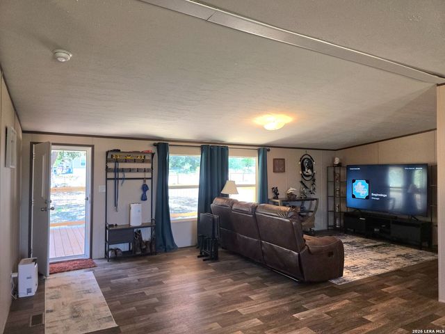 700 AVERY CIR, Poteet, TX 78065