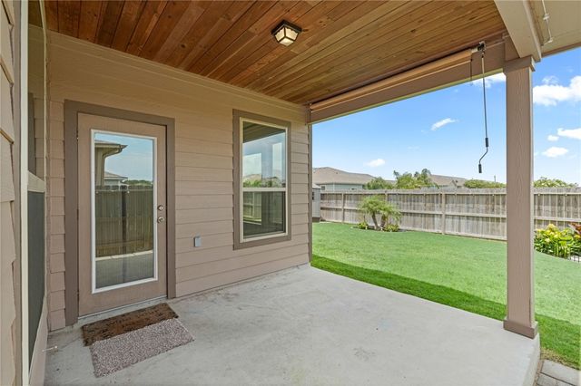 2109 Crystal Bay Dr, Corpus Christi, TX 78414