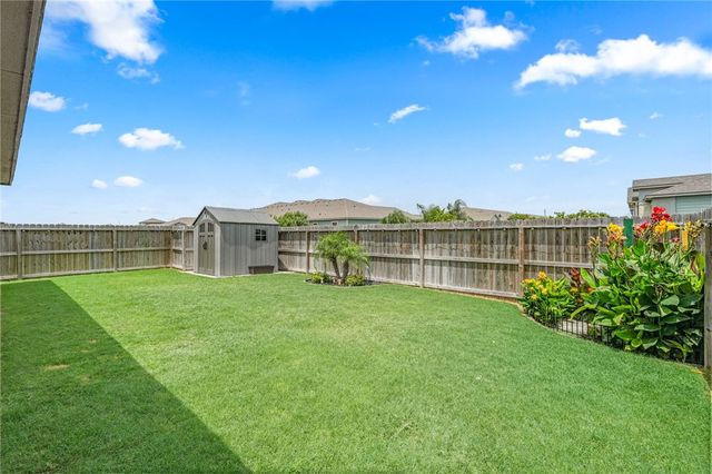 2109 Crystal Bay Dr, Corpus Christi, TX 78414