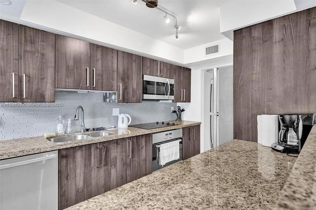 250 180th Dr 155, Sunny Isles Beach, FL 33160