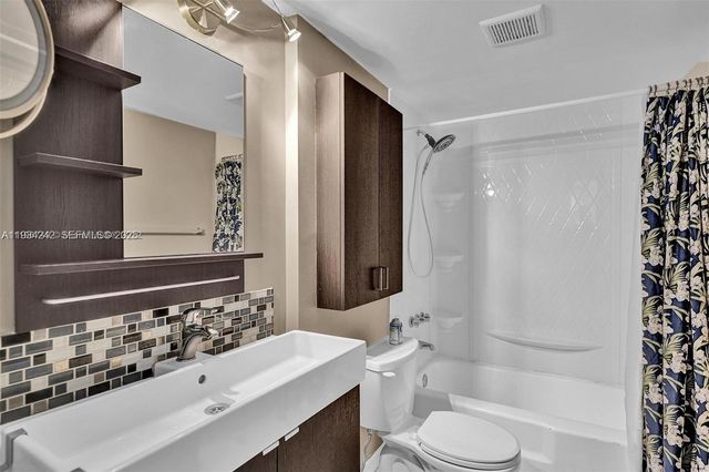 250 180th Dr 155, Sunny Isles Beach, FL 33160