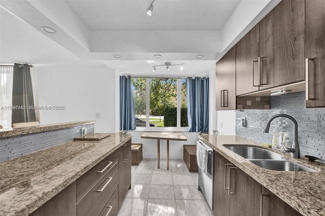 250 180th Dr 155, Sunny Isles Beach, FL 33160