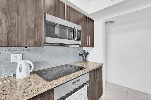 250 180th Dr 155, Sunny Isles Beach, FL 33160