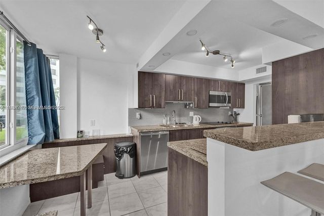 250 180th Dr 155, Sunny Isles Beach, FL 33160