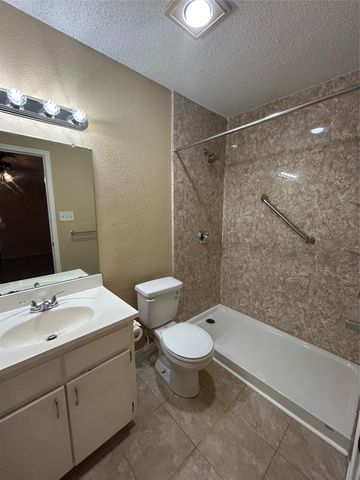 2609 N Casa Blanca Court, Arlington, TX 76015