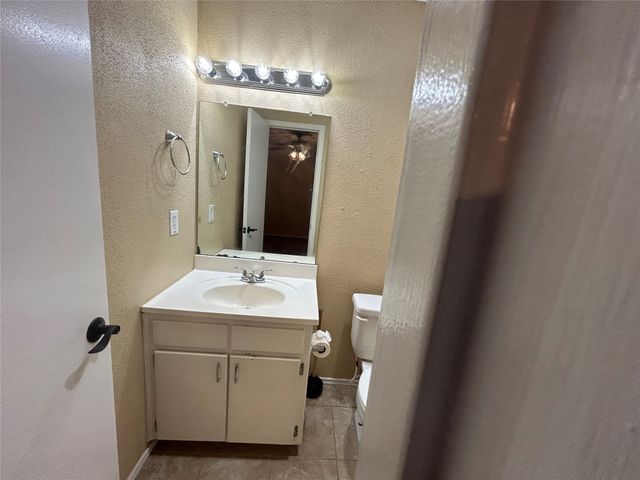 2609 N Casa Blanca Court, Arlington, TX 76015