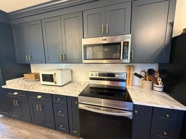 808 Donnell Street, Kernersville, NC 27284