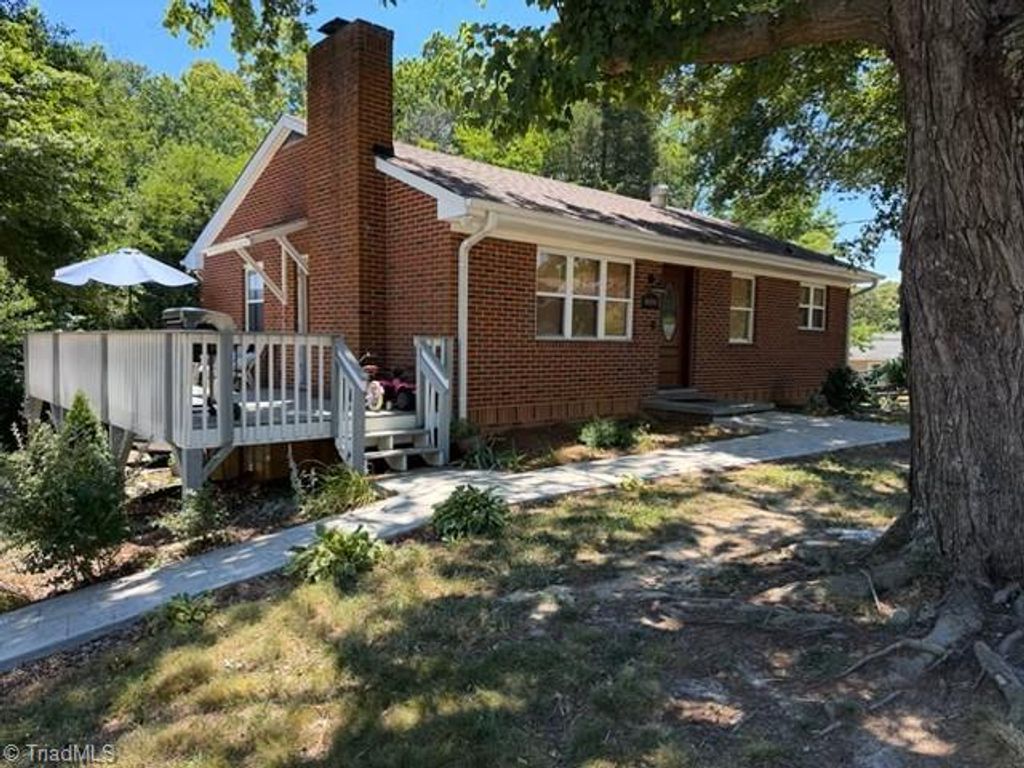 808 Donnell Street, Kernersville, NC 27284