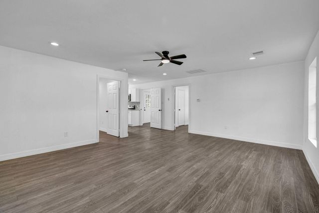 1332 Montgomery Street, La Marque, TX 77568