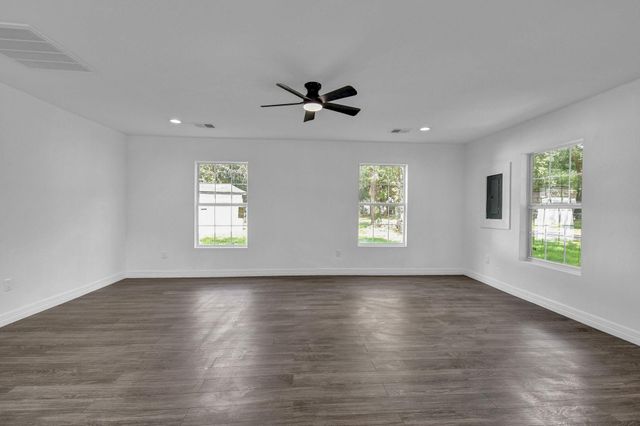 1332 Montgomery Street, La Marque, TX 77568