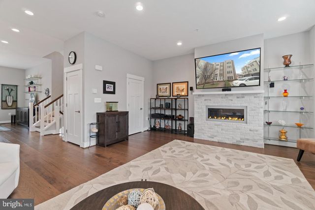 113 DYER CT., Herndon, VA 20170