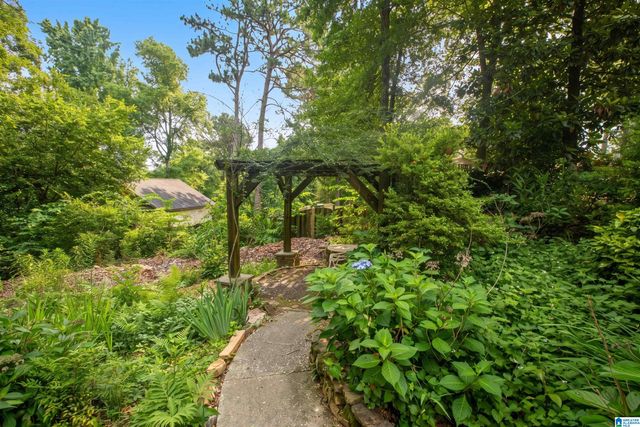 2557 MOUNTAIN WOODS DRIVE, Vestavia Hills, AL 35216