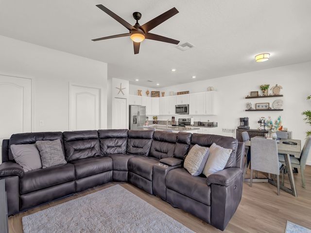 9842 E Villa Circle, Vero Beach, FL 32966