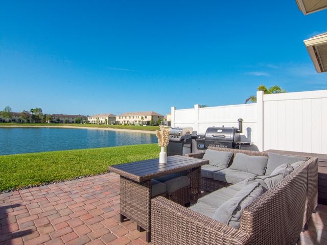 9842 E Villa Circle, Vero Beach, FL 32966
