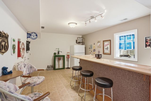 2100 Wittmer Lane, Valparaiso, IN 46383
