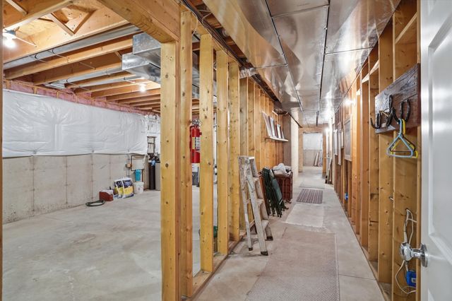2100 Wittmer Lane, Valparaiso, IN 46383