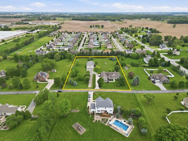 2100 Wittmer Lane, Valparaiso, IN 46383
