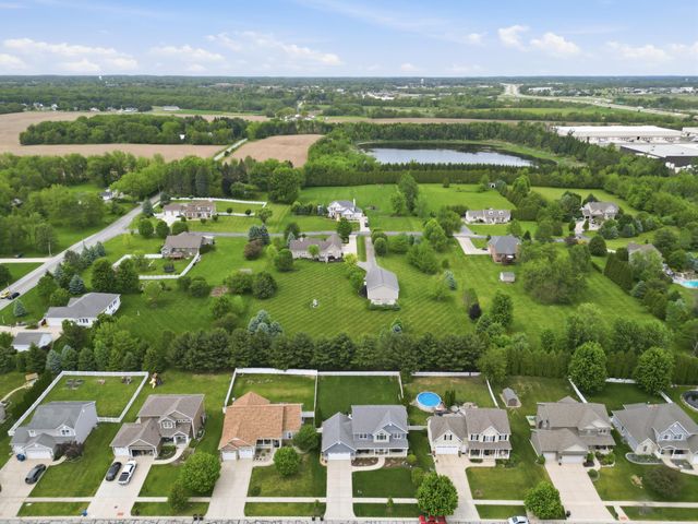 2100 Wittmer Lane, Valparaiso, IN 46383