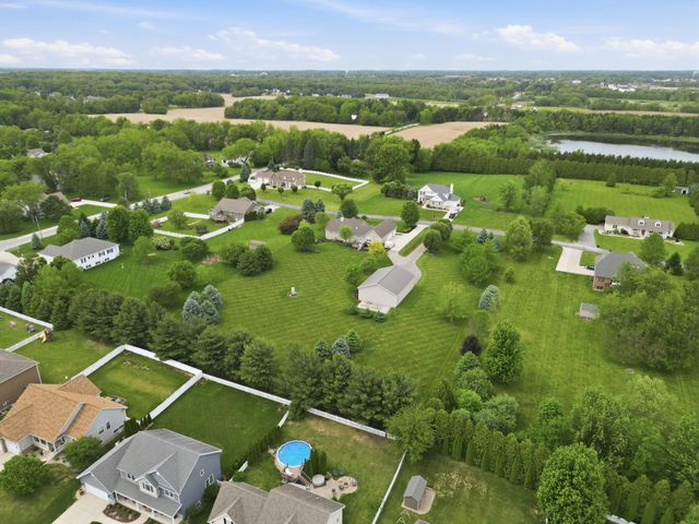2100 Wittmer Lane, Valparaiso, IN 46383