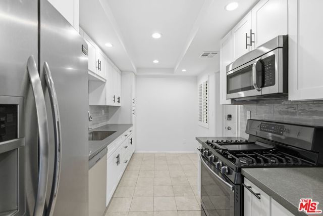 2018 Griffith Park Boulevard 203, Los Angeles, CA 90039