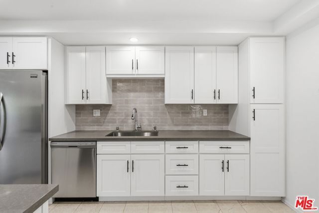2018 Griffith Park Boulevard 203, Los Angeles, CA 90039