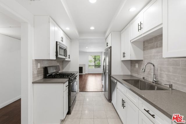 2018 Griffith Park Boulevard 203, Los Angeles, CA 90039