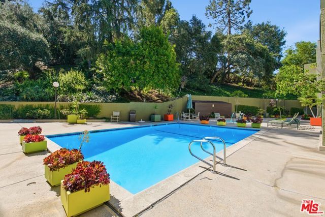 2018 Griffith Park Boulevard 203, Los Angeles, CA 90039
