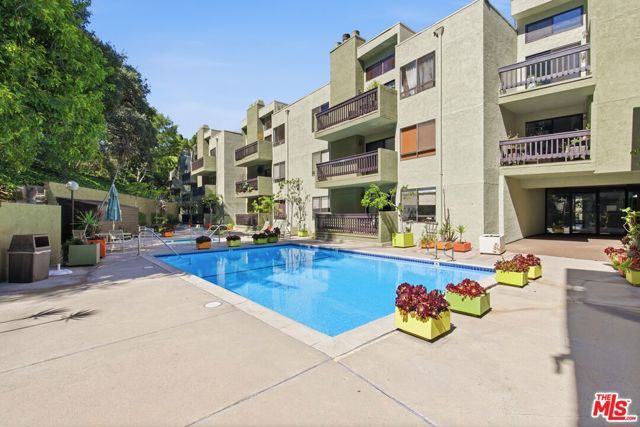 2018 Griffith Park Boulevard 203, Los Angeles, CA 90039