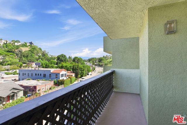2018 Griffith Park Boulevard 203, Los Angeles, CA 90039