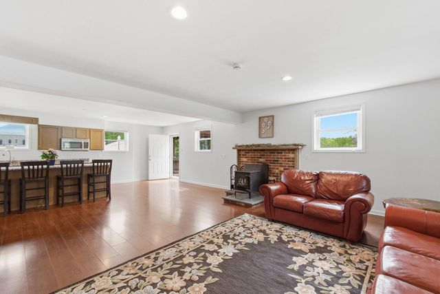 8915 IGOE ST, Lorton, VA 22079