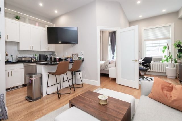 354 N Main Street 213, Andover, MA 01810