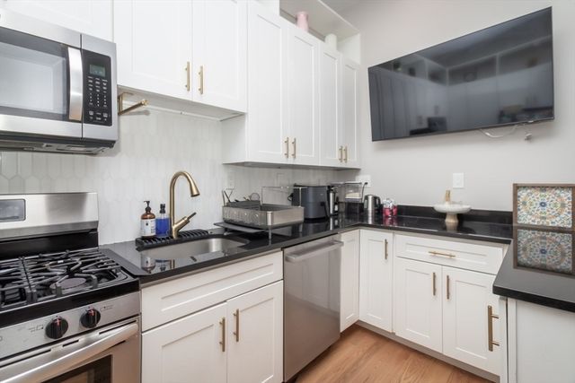 354 N Main Street 213, Andover, MA 01810