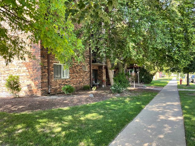 7117 W 93rd Street 401, Oak Lawn, IL 60453