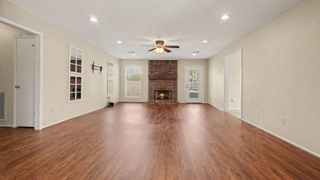 3119 Kathleen Drive, Mont Belvieu, TX 77523