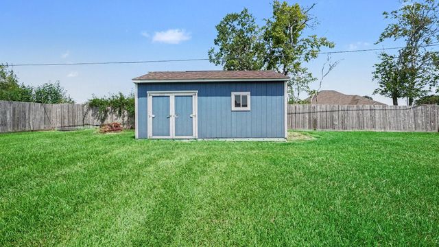 3119 Kathleen Drive, Mont Belvieu, TX 77523