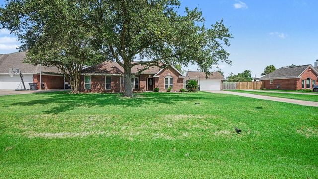 3119 Kathleen Drive, Mont Belvieu, TX 77523