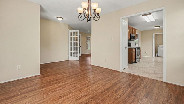 3119 Kathleen Drive, Mont Belvieu, TX 77523