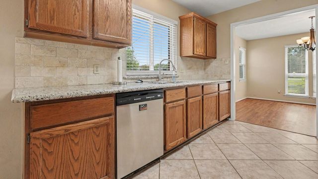 3119 Kathleen Drive, Mont Belvieu, TX 77523