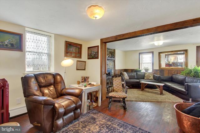 2894 OXFORD RD, New Oxford, PA 17350