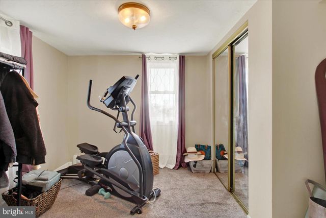 2894 OXFORD RD, New Oxford, PA 17350