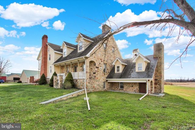 2894 OXFORD RD, New Oxford, PA 17350