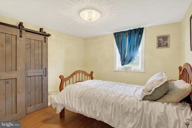 2894 OXFORD RD, New Oxford, PA 17350