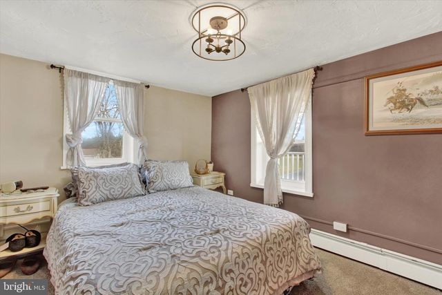 2894 OXFORD RD, New Oxford, PA 17350