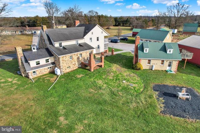 2894 OXFORD RD, New Oxford, PA 17350