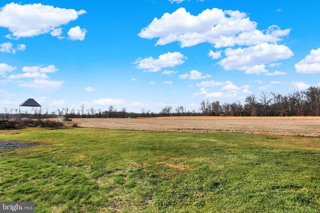 2894 OXFORD RD, New Oxford, PA 17350