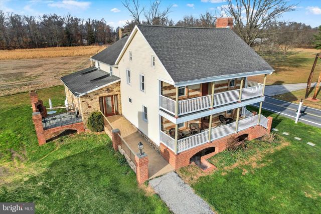 2894 OXFORD RD, New Oxford, PA 17350