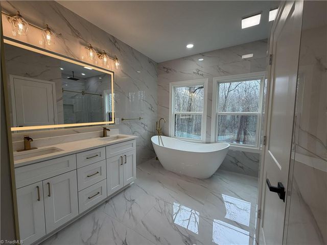 7104 Faucette Farms Drive, Browns Summit, NC 27214