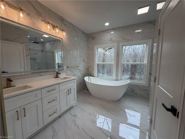 7104 Faucette Farms Drive, Browns Summit, NC 27214