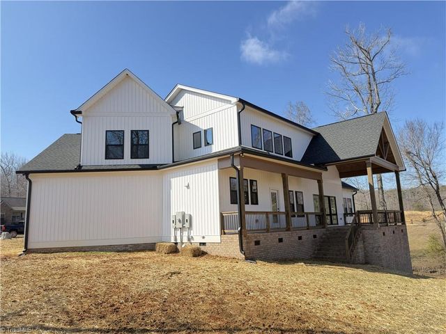 7104 Faucette Farms Drive, Browns Summit, NC 27214